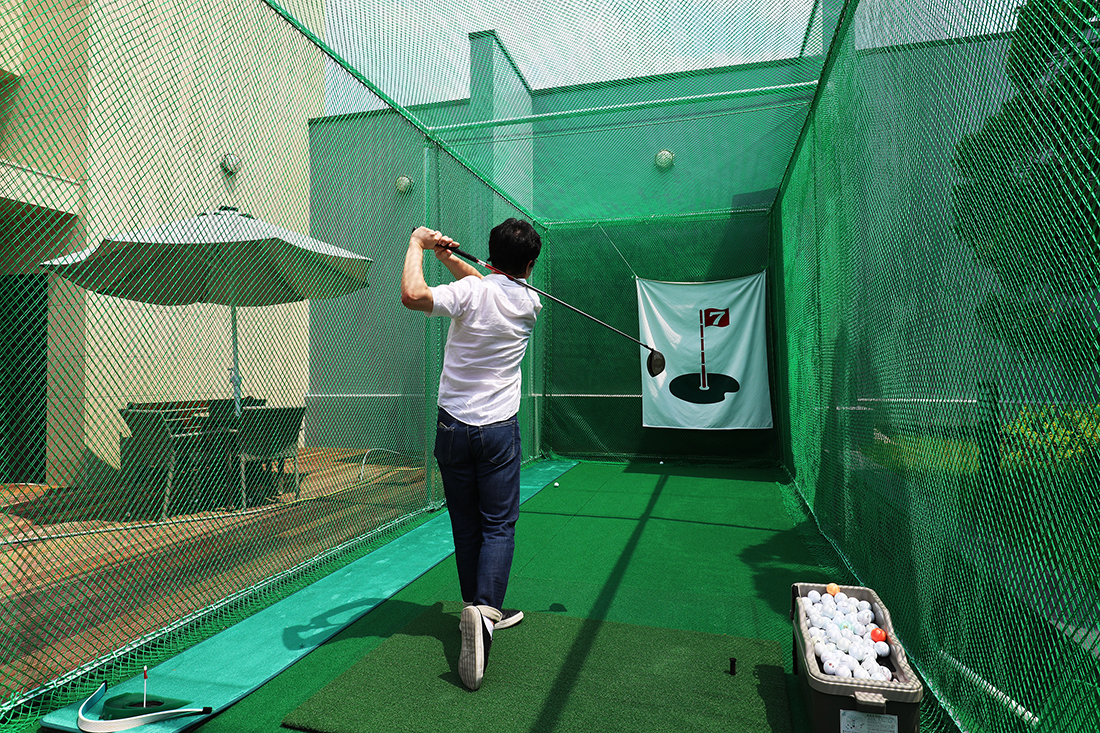 DRIVING RANGE